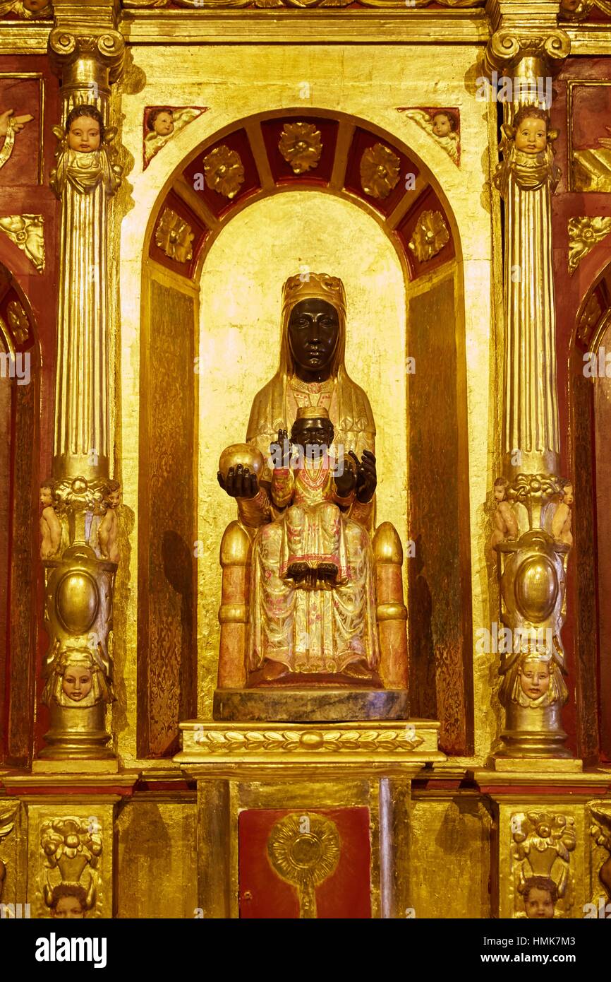 Virgen negra, réplica de la Virgen de Montserrat, patrona de Cataluña