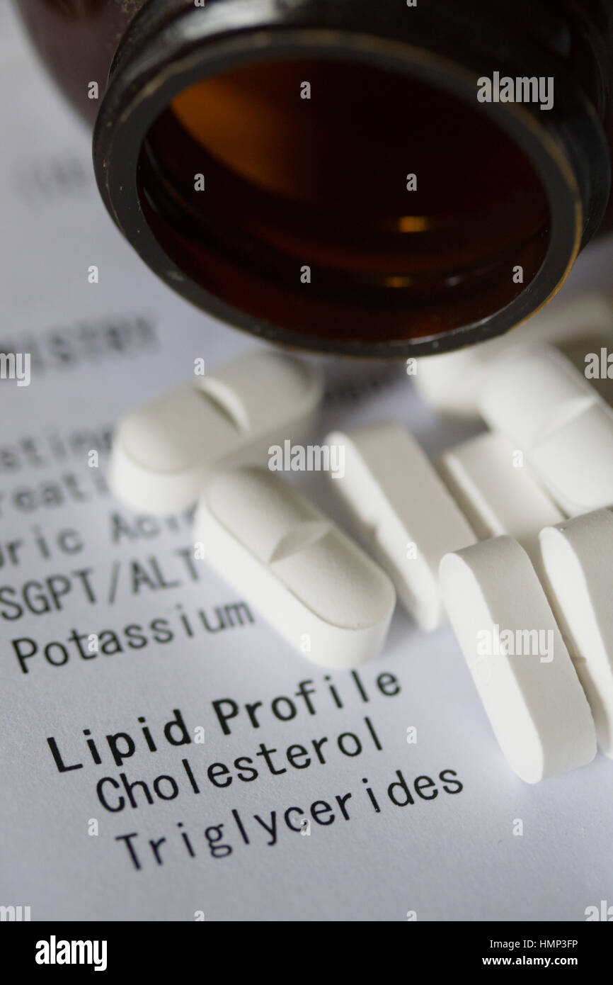 Estatina tabletas utilizadas para la prevención y reducción de colesterol Foto de stock
