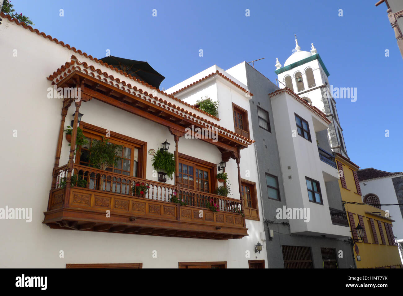 Casa balcón de madera tradicional en Garachico, Tenerife, España Fotografía  de stock - Alamy