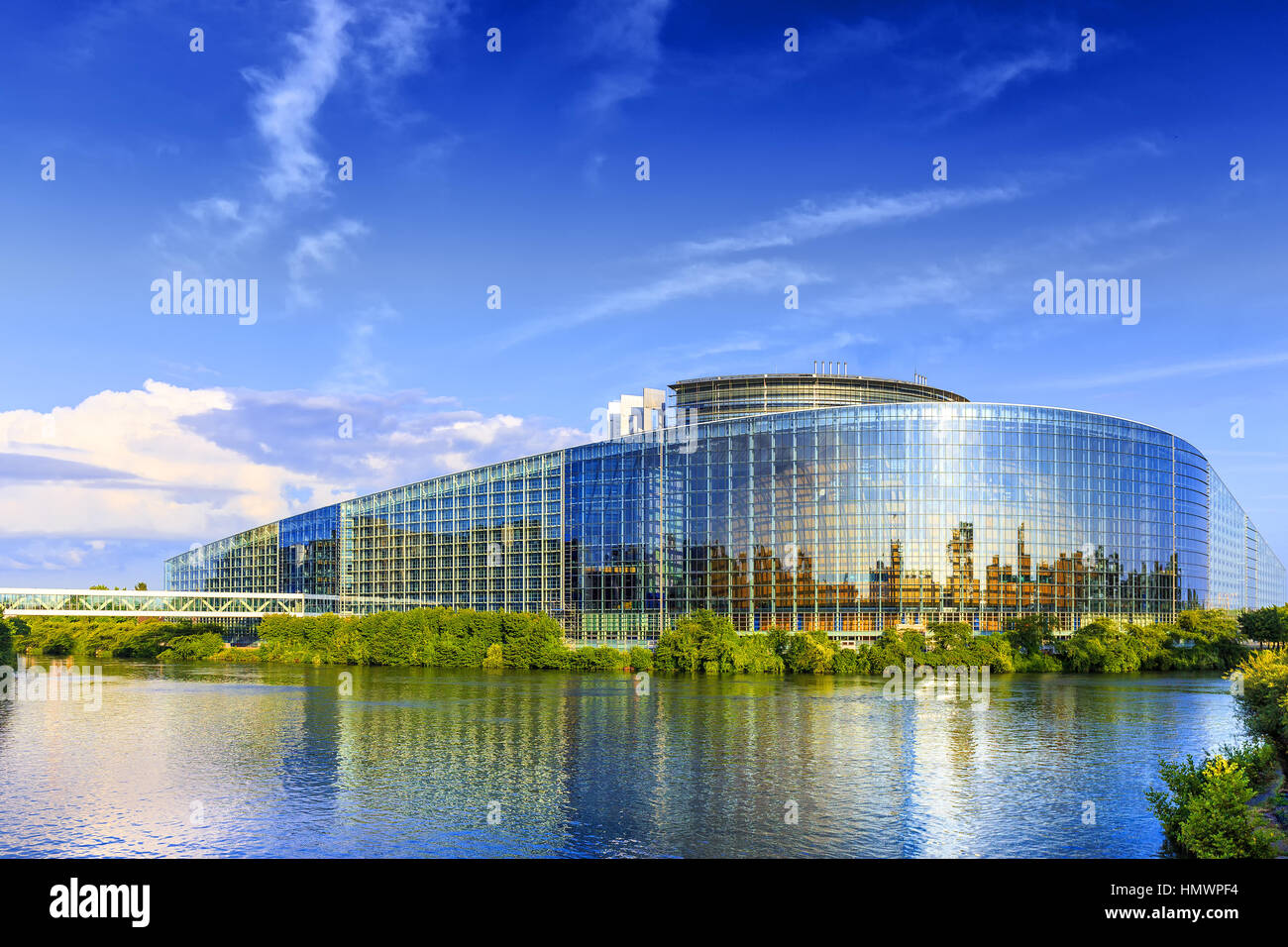 Estrasburgo, Francia, 06 de agosto de 2016. El edificio del parlamento europeo en Estrasburgo. Foto de stock