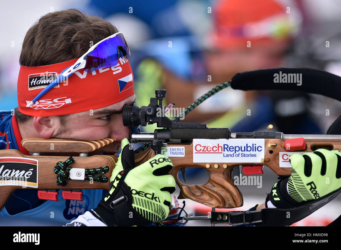 Nove Mesto na Morave, República Checa. El 05 Feb, 2017. Checo Milan Junior Masculino Zemlicka ganó 12,5 km Búsqueda competencia durante la IBU Junior Open Campeonatos Europeos en Nove Mesto na Morave, República Checa, 5 de febrero de 2017. Crédito: Lubos Pavlicek/CTK Foto/Alamy Live News Foto de stock