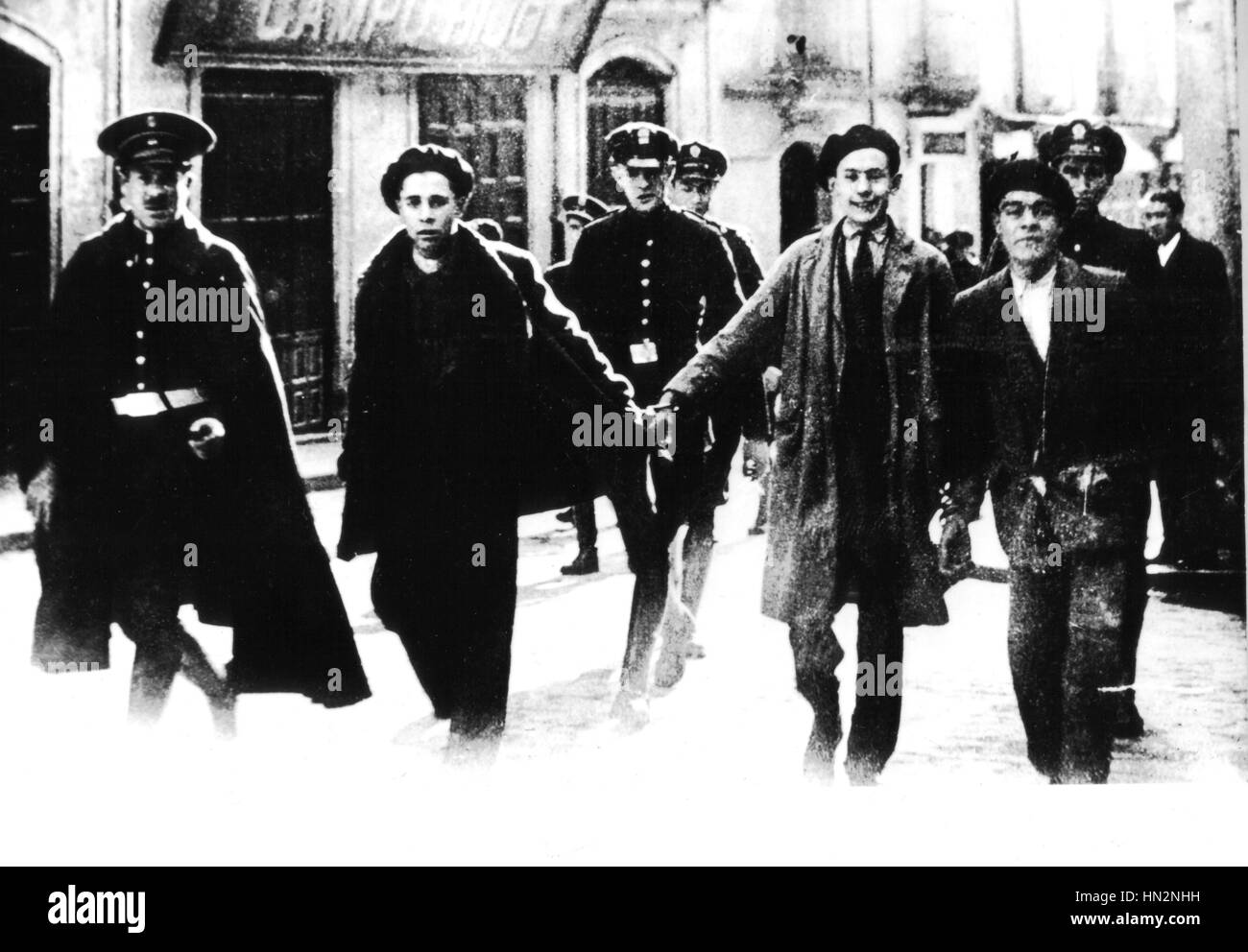 Huelga general en Salamanca, los trabajadores jóvenes son detenidos de diciembre de 1932 España Foto de stock