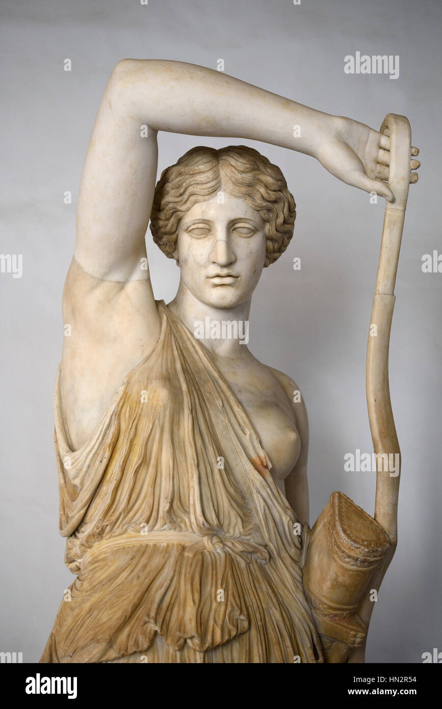 Roma. Italia. Estatua de Amazona Herida, a partir de un original griego por  Fidias, la cabeza es una réplica de Amazon por Policleto, Museos  Capitolinos Fotografía de stock - Alamy