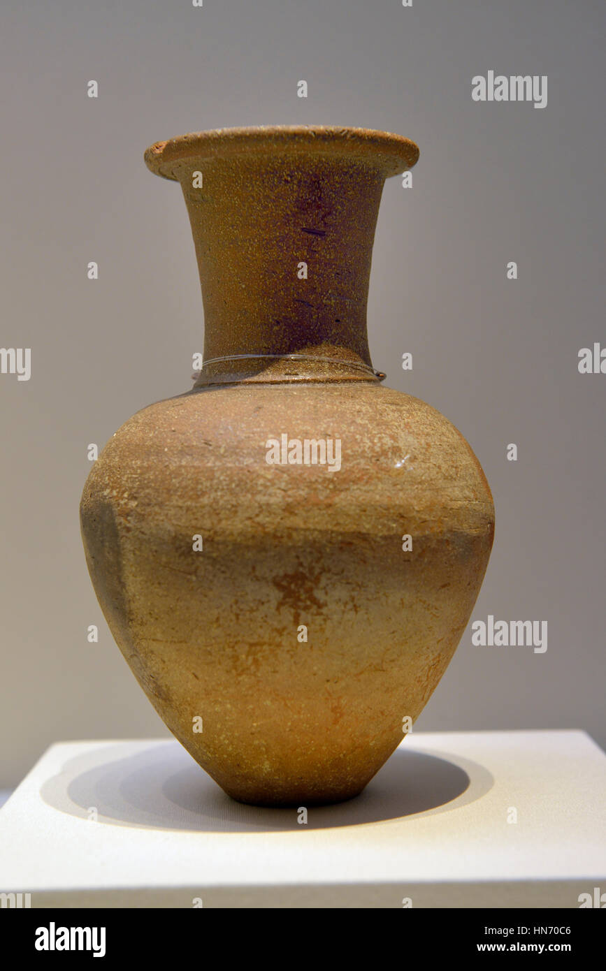 Florero. Tarut. Sexto siglo AEC. La alfarería. Museo Nacional, Riad. Arabia Saudita. Foto de stock