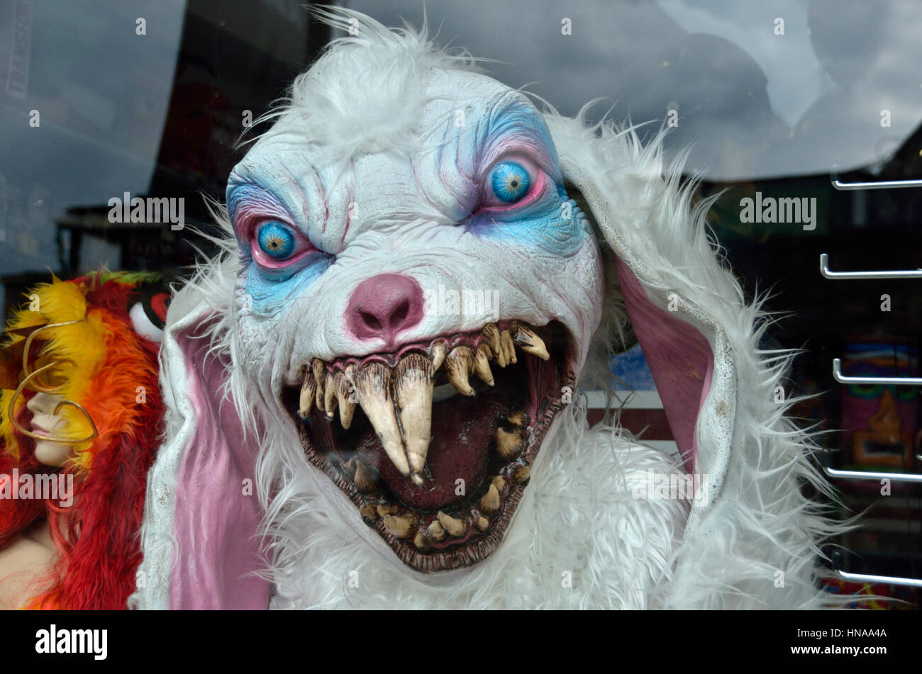 Monstruo aterrador fotografías e imágenes de alta resolución - Alamy