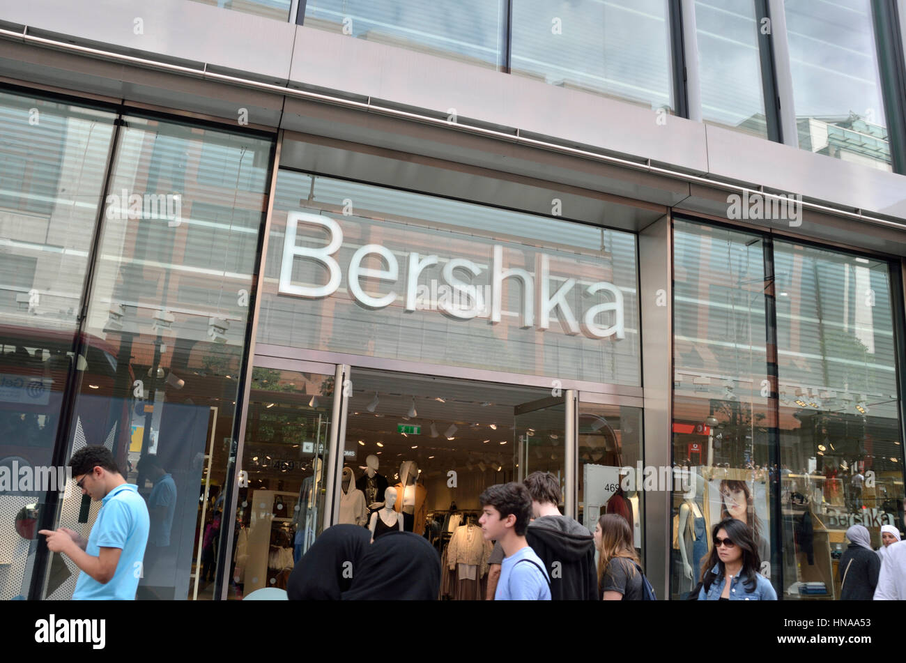 Bershka tienda de moda en Oxford Street, Londres, Reino Unido Fotografía de  stock - Alamy