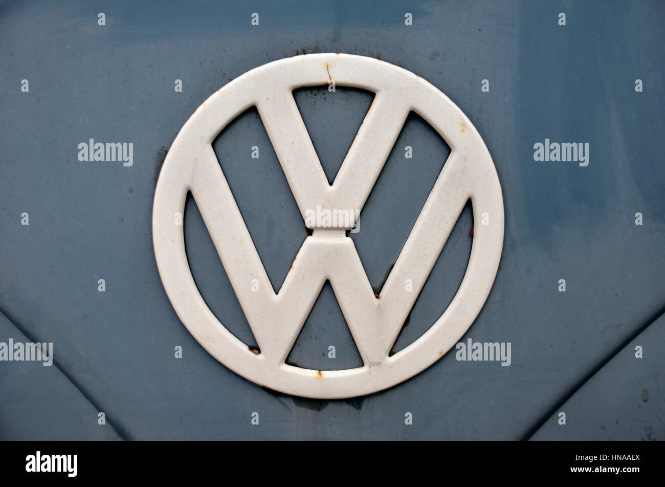 Logo volkswagen fotografías e imágenes de alta resolución - Alamy