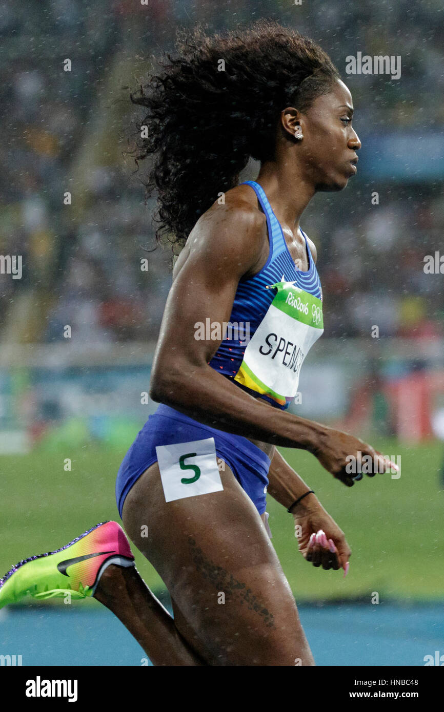 Río de Janeiro, Brasil. 18 de agosto de 2016. Atletismo, Ashley Spencer (USA) compitiendo en los 400 m vallas de mujeres final en los Juegos Olímpicos de Verano de 2016 Foto de stock