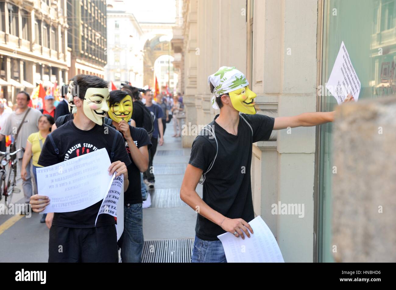 Manifestante anónimo en contra de la austeridad demostración Foto de stock