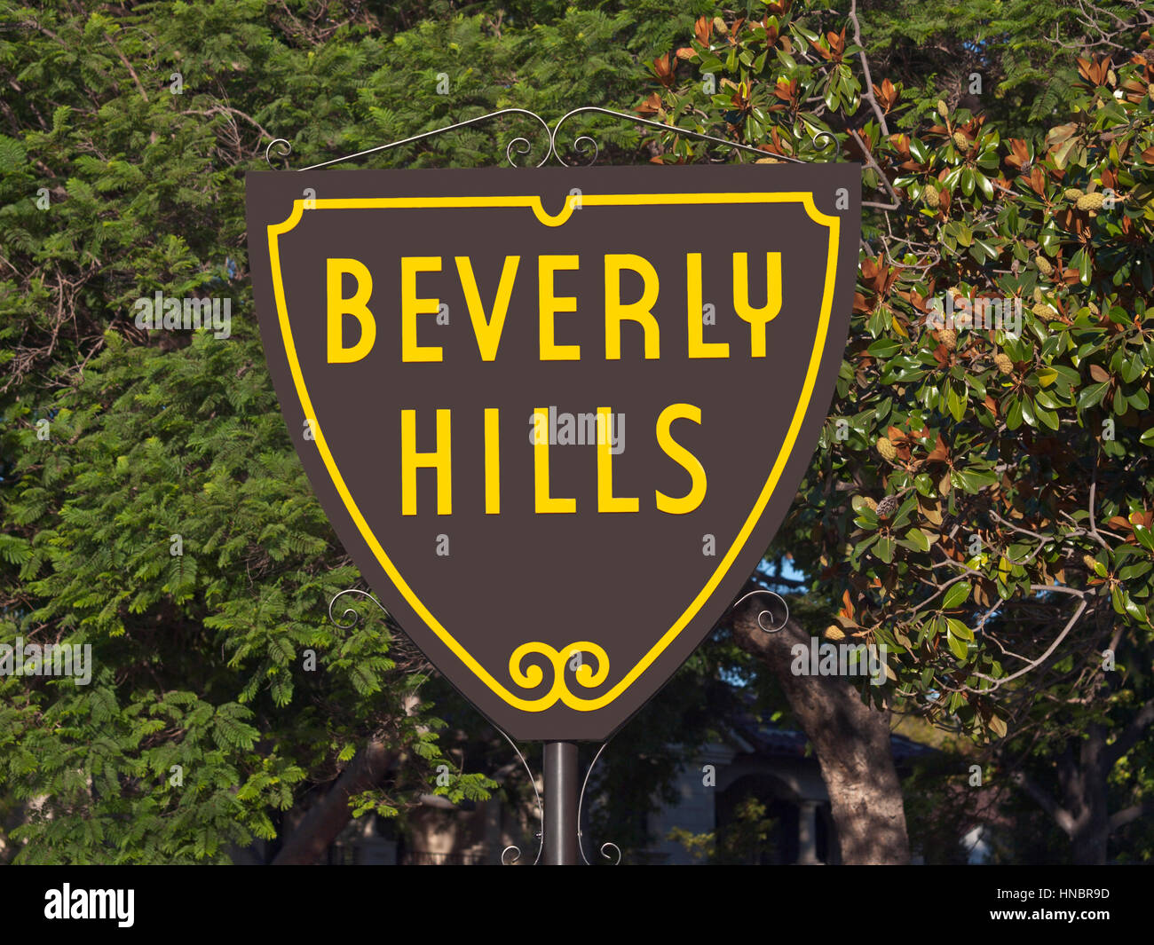 Beverly Hills, California, EE.UU. - Septiembre 4, 2010: el famoso signo protector de Beverly Hills en la mañana brillante luz. Foto de stock