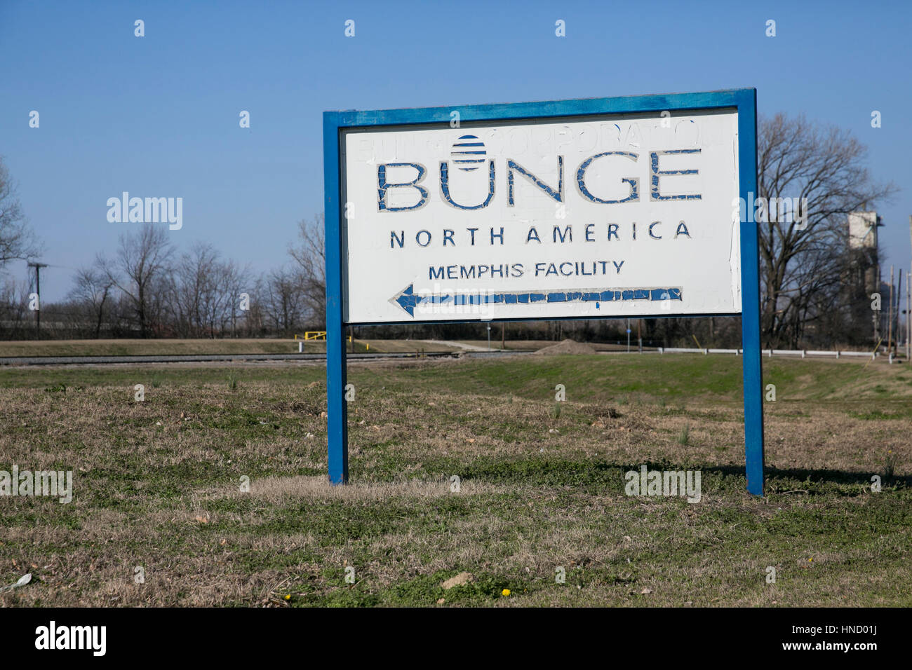 Un logotipo cartel fuera de una instalación ocupada por Bunge limitada en Memphis, Tennessee, el 5 de febrero de 2017. Foto de stock