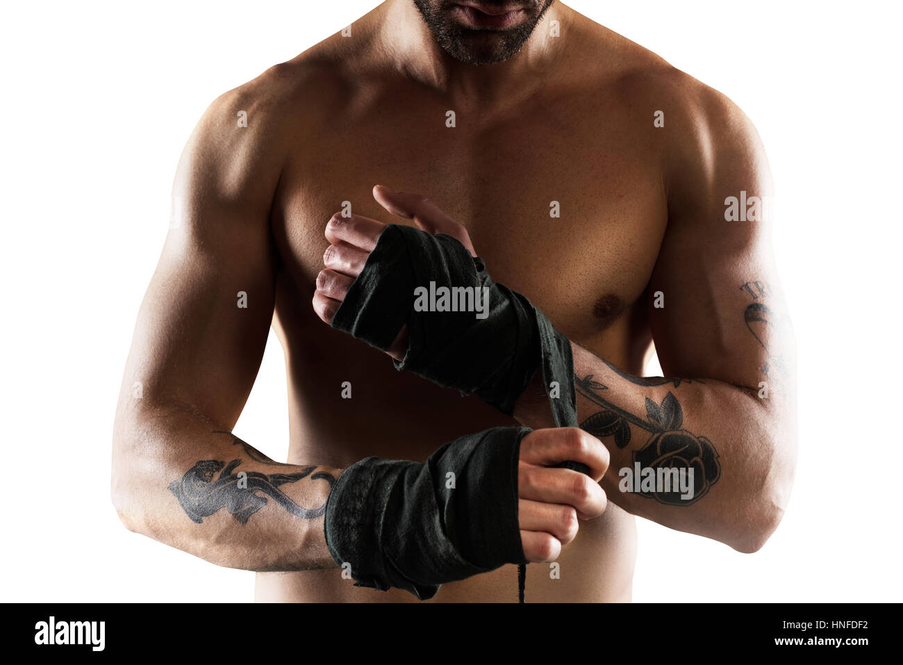 El boxeador coloca las cintas en sus manos Foto de stock