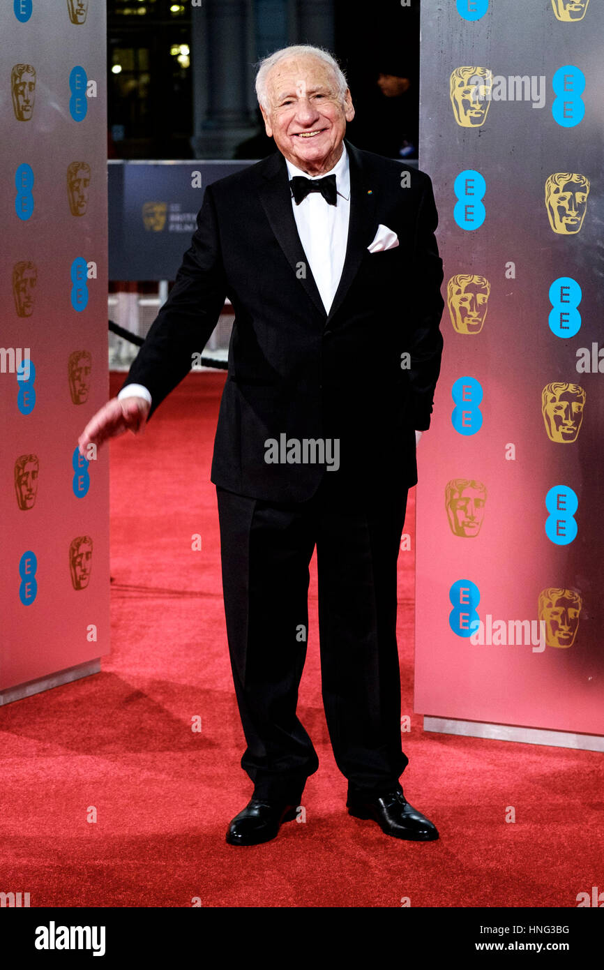 Londres, Reino Unido. 12 de febrero de 2017. Mel Brooks llega a EE British Academy Film Awards en 12/02/2017 en el Royal Albert Hall, . Las personas foto: Mel Brooks. Crédito: Julie Edwards/Alamy Live News Foto de stock