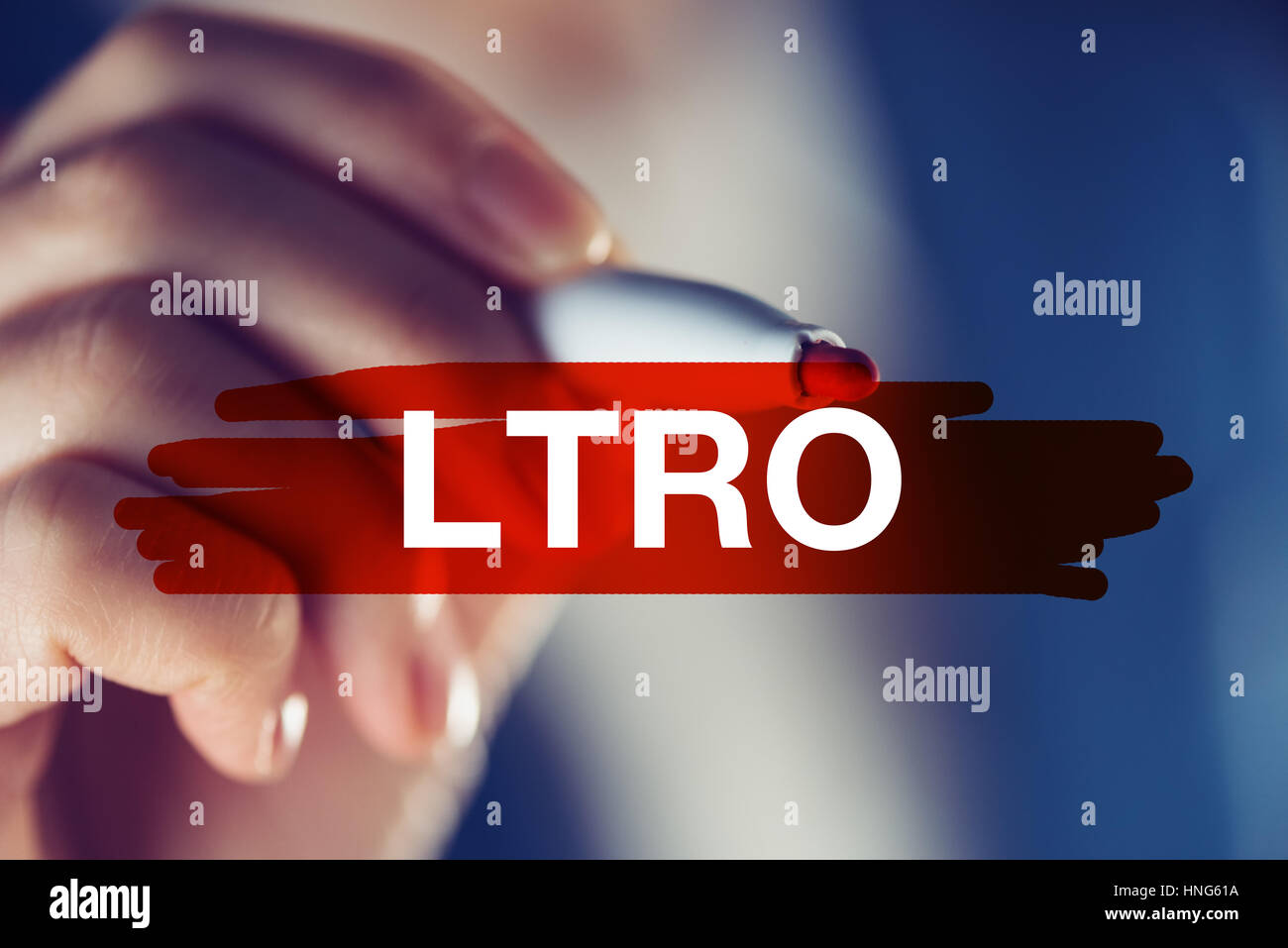 LTRO - operación de refinanciación a largo plazo concepto, rotulador rojo resaltando el acrónimo Foto de stock