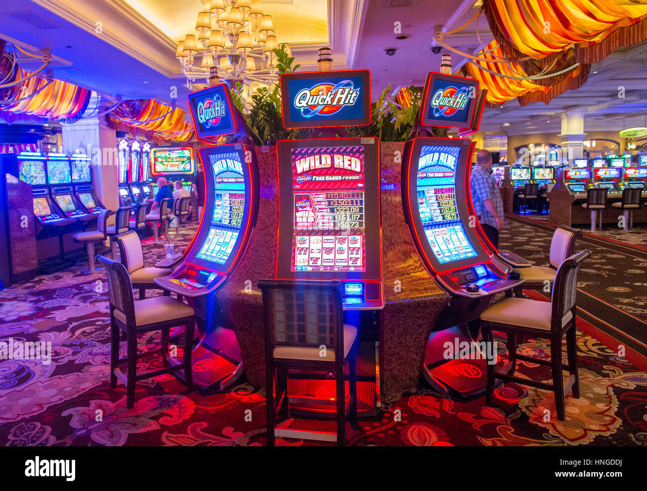 El interior del Bellagio Hotel y casino en Las Vegas. Bellagio es un lujoso  hotel y casino situado en el Strip de Las Vegas. El Bellagio abrió en 1  Fotografía de stock -