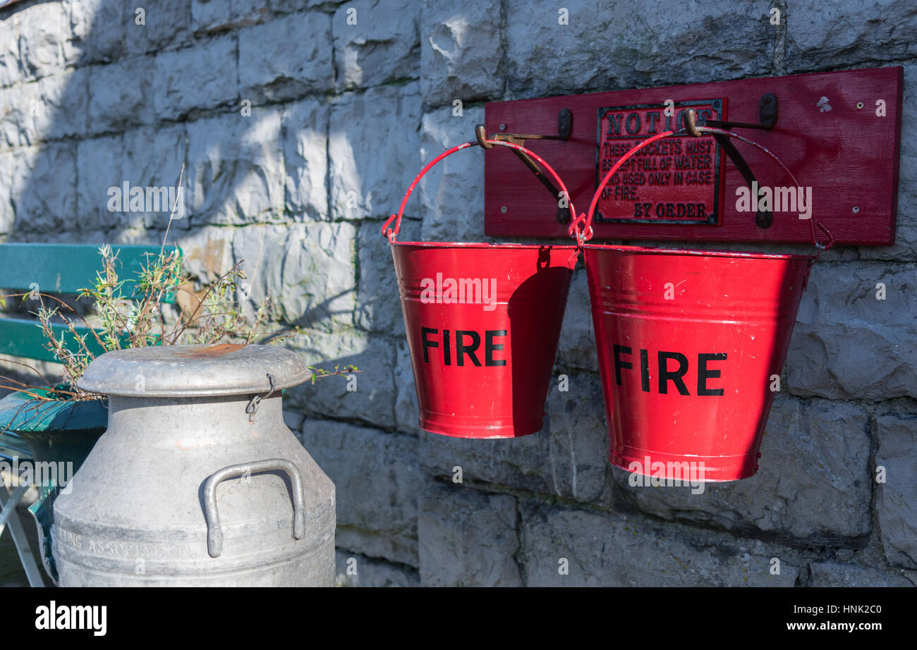 Cucharas de incendios en Castletown Railway Station, Isla de Man. Foto de stock