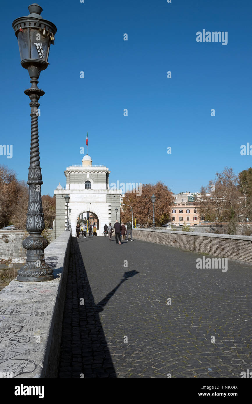 Puente de Ponte Milvio. Roma. Italia Foto de stock