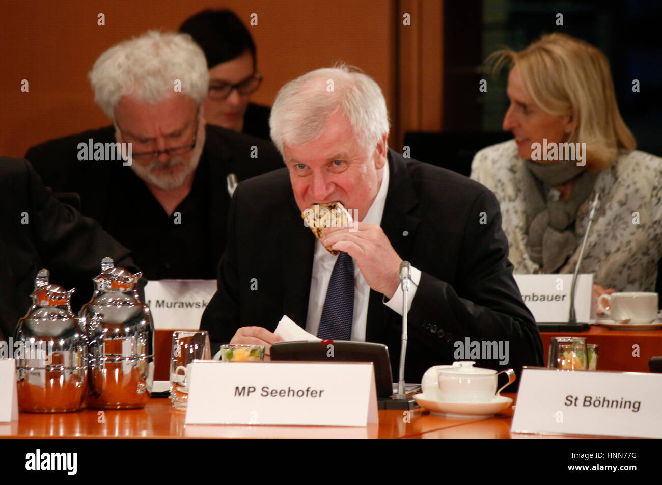 Horst Seehofer - Treffen der dt. Mit den Ministerpraesidenten Bundeskanzlerin der Länder, Bundeskanzleramt, 8. Dezember 2016, Berlín. Foto de stock