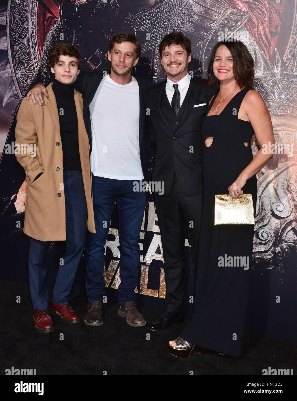 Los Angeles, California, EEUU. 15 de febrero de 2017. Pedro Pascal y