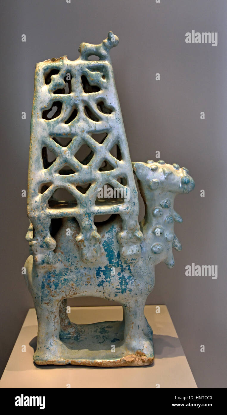Camel con sedán sedanr ceremonial, siglo XIII Irán, iraní Foto de stock
