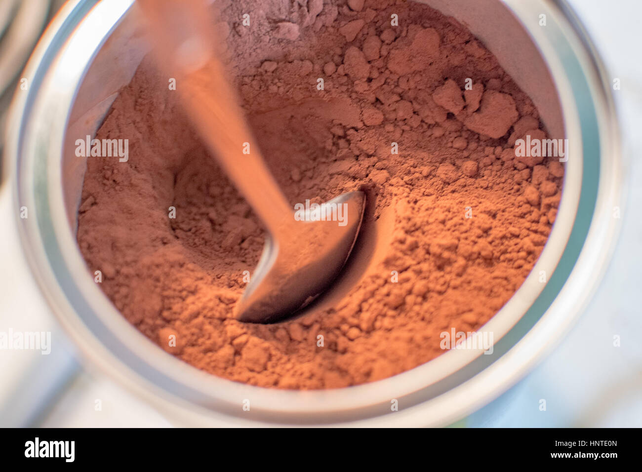 Abundancia de cacao en polvo saludable Fotografía de stock Alamy