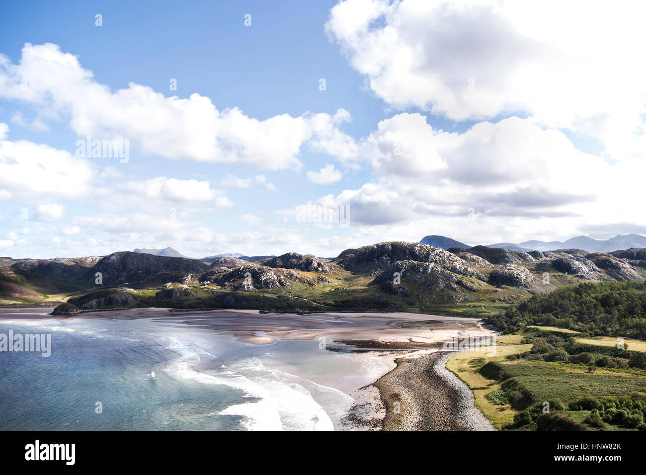 La vista horizontal elevada con vistas al mar y a la playa, Scotland, Reino Unido Foto de stock
