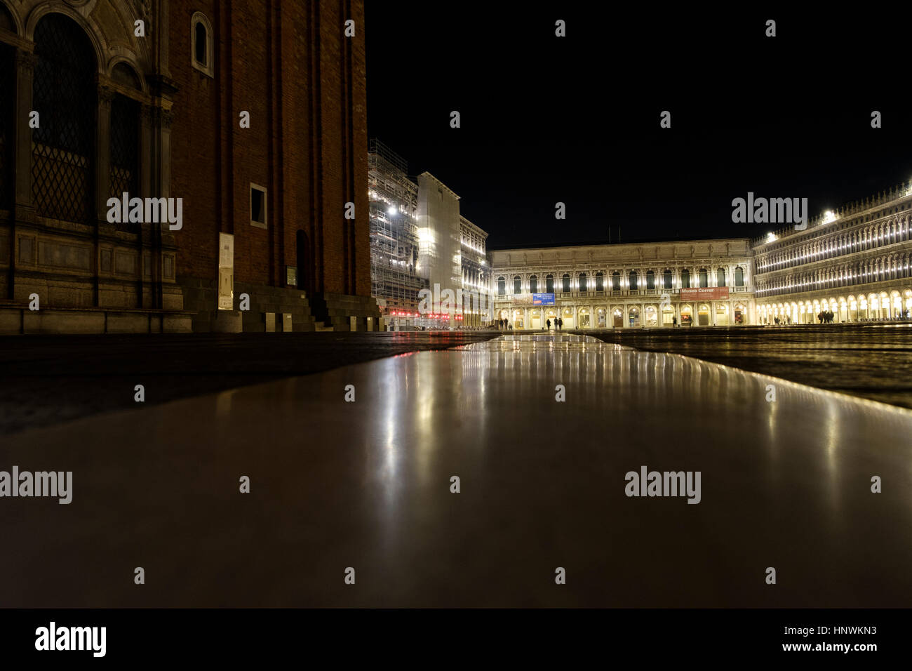 La Plaza de San Marcos, por la noche. Venecia, Italia Foto de stock