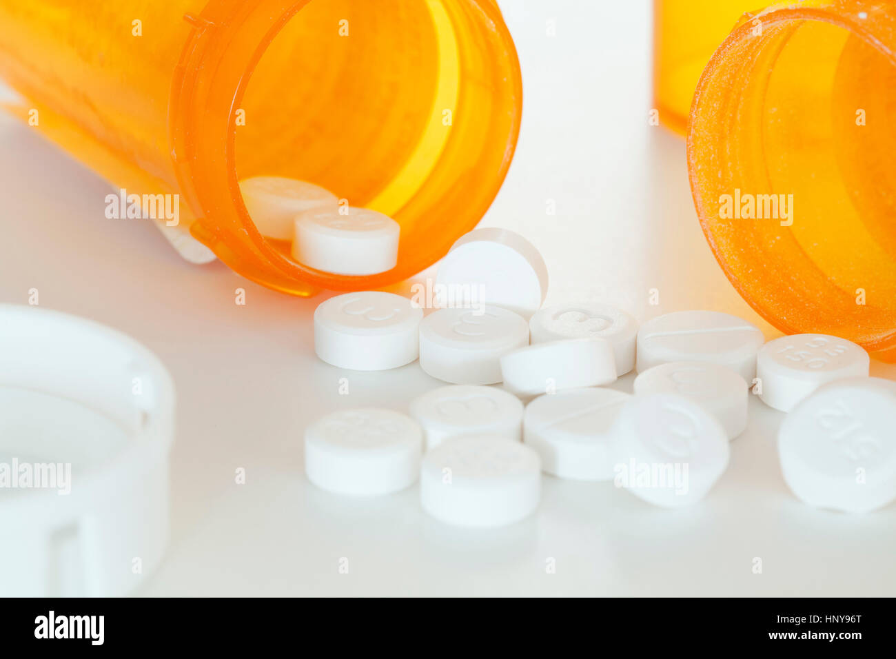 Los medicamentos recetados, pastillas, opioides, botellas - EE.UU. Foto de stock