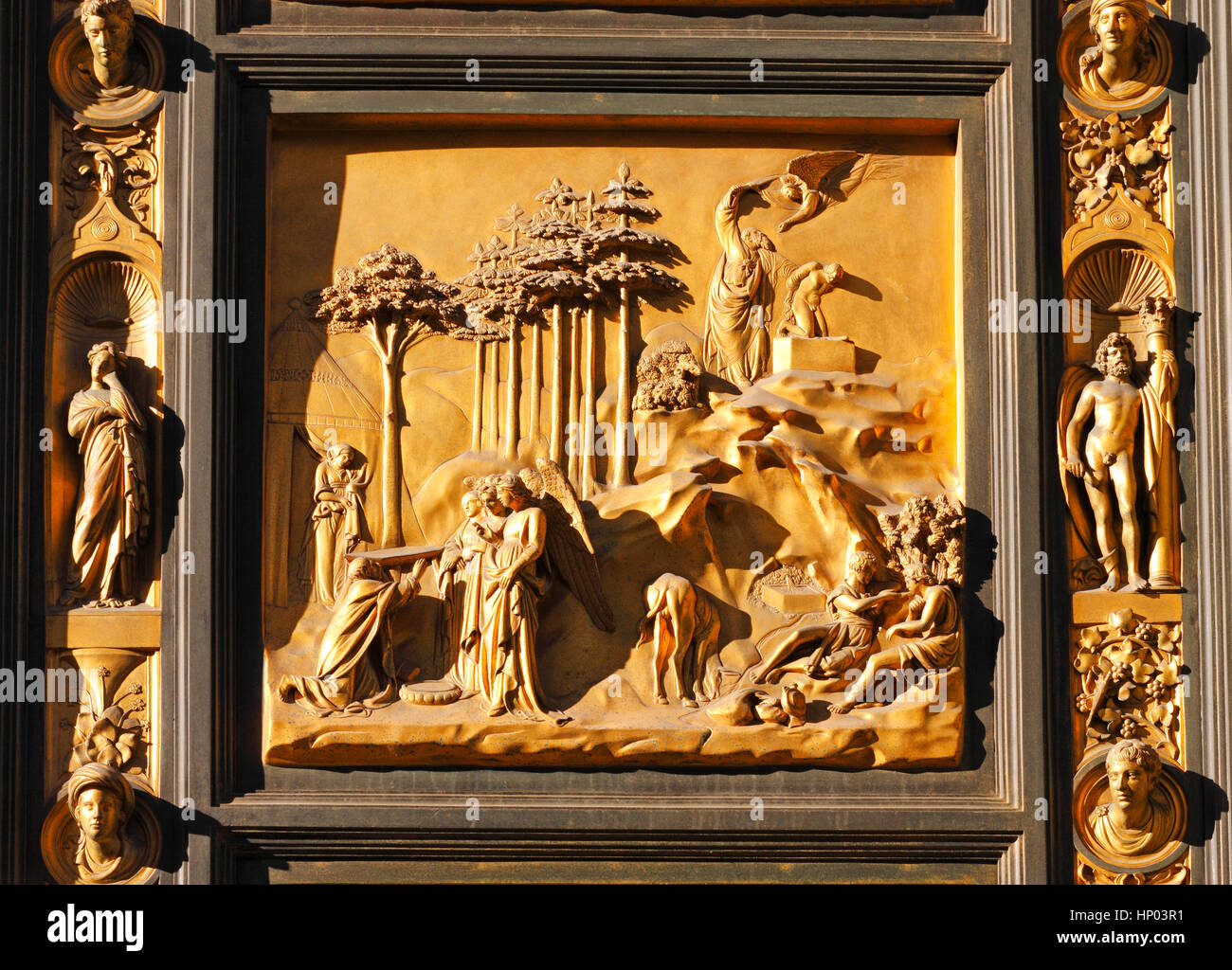 Imagen de oro sobre la puerta del Baptisterio de Florencia. Foto de stock