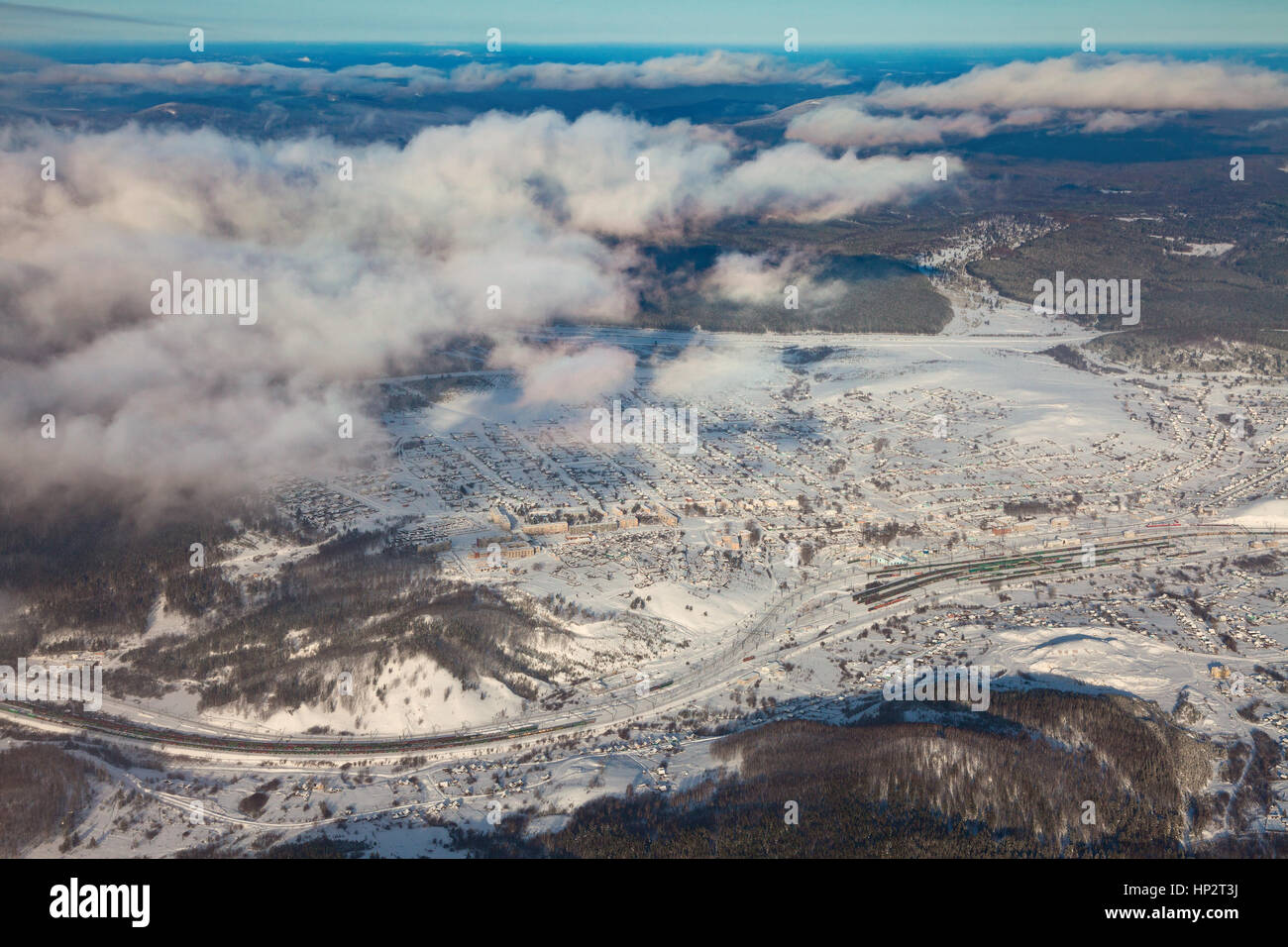 Vista desde arriba de Berdyaush, Sur de los Urales, Rusia Foto de stock