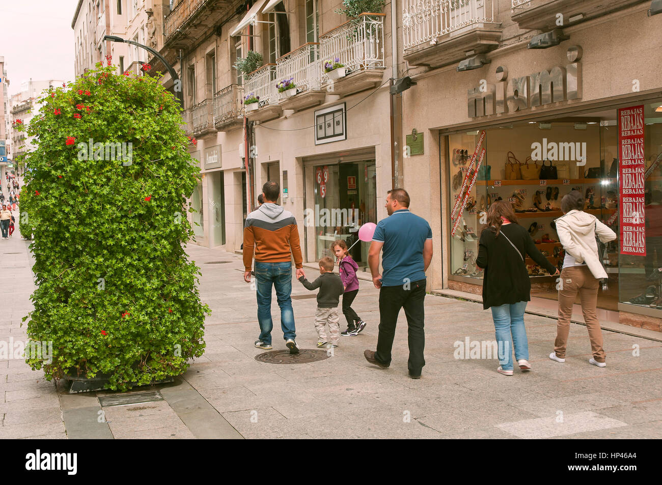 Calle peatonal, Vigo, provincia de Pontevedra, en la región de Galicia, España, Europa Foto de stock