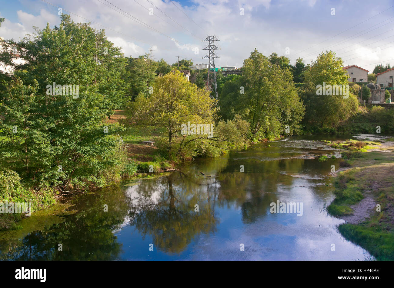 Río Tea, Ponteareas, provincia de Pontevedra, en la región de Galicia, España, Europa Foto de stock