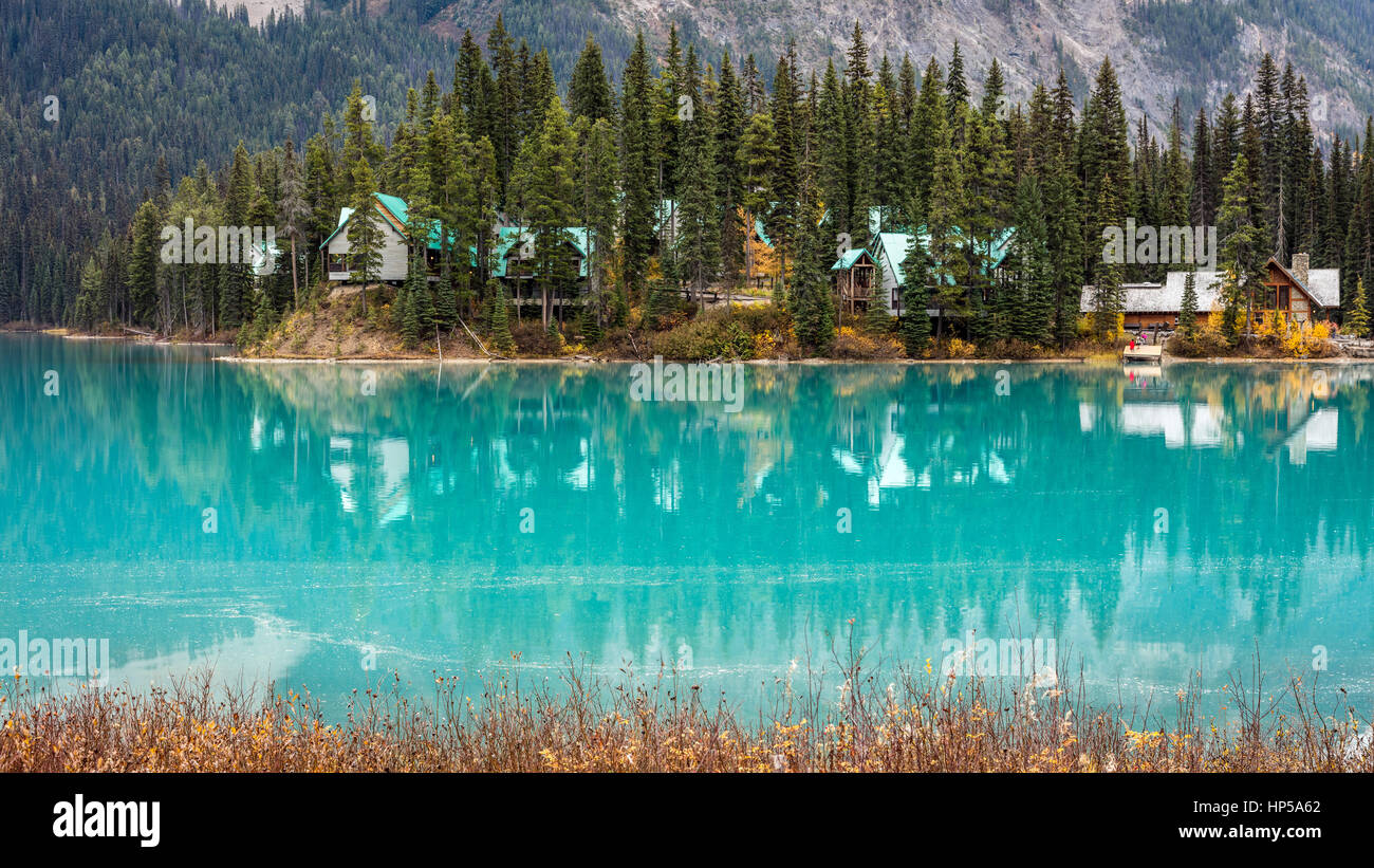 Lago Esmeralda, el parque nacional de Yoho, BC, British Columbia, Canadá Foto de stock