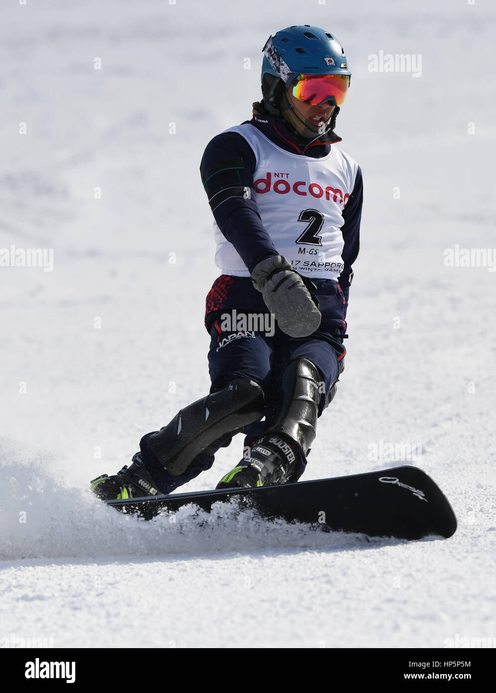 Sapporo, Japón. 19 Feb, 2017. Japón Shinnosuke Kamino compite durante el  slalom gigante masculino de snowboard en los Juegos Asiáticos de Invierno  de Sapporo de 2017 en Sapporo, Japón, el 19 de