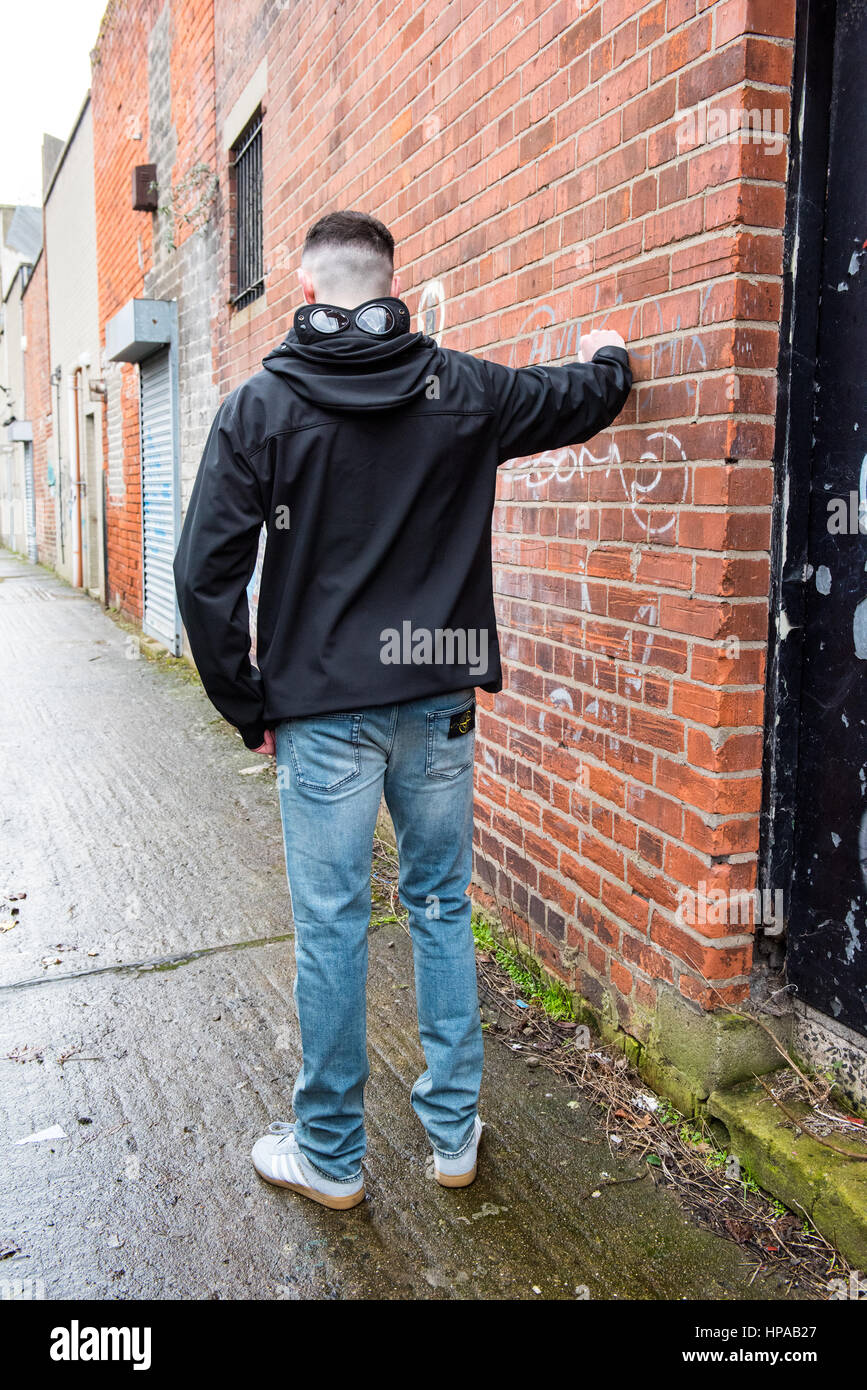Moda ropa hooligan Fotografía de stock - Alamy