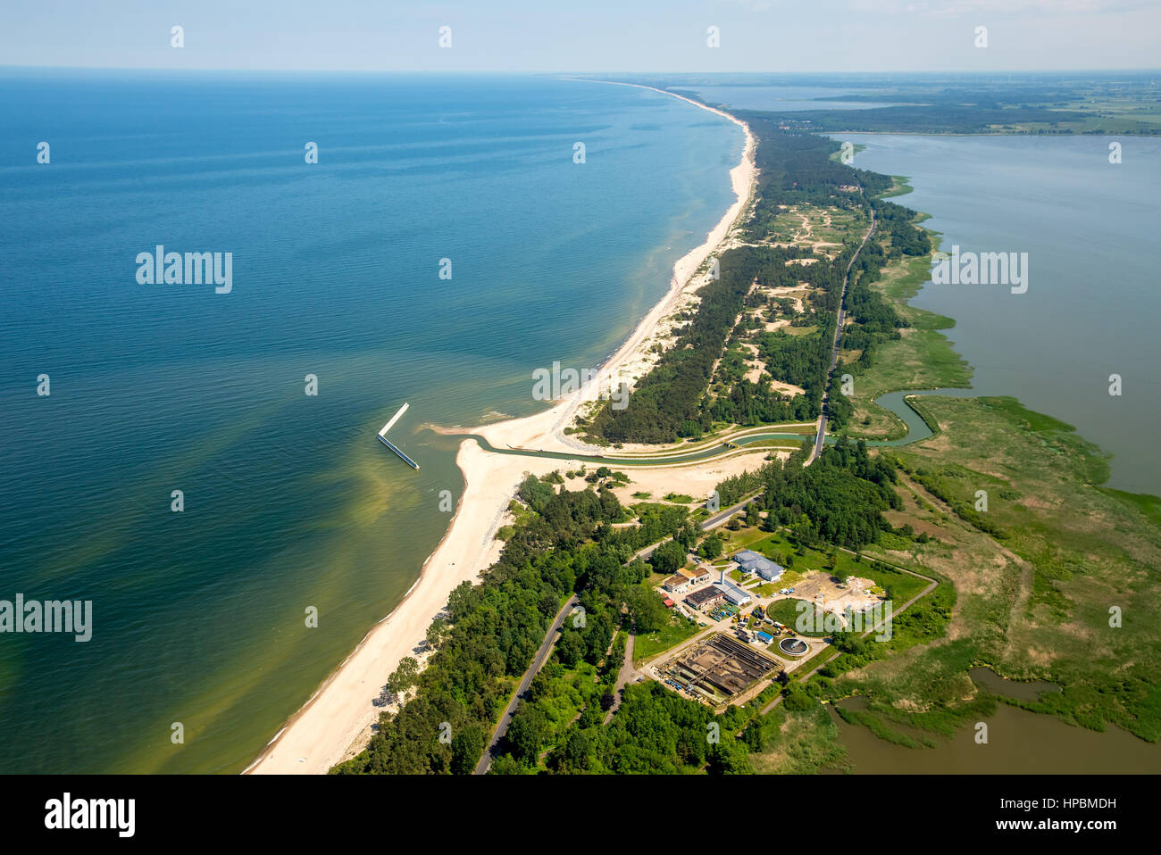 Unieście, nido, playa, laguna-como jamno, mermelada lago, laguna, costa báltica, Województwo zachodniopomorskie, Polonia Foto de stock