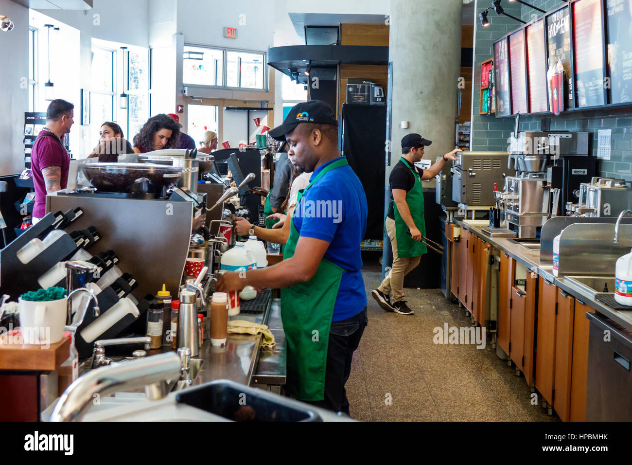 Resultado de imagen para foto de trabajadores de cafeteria en miami