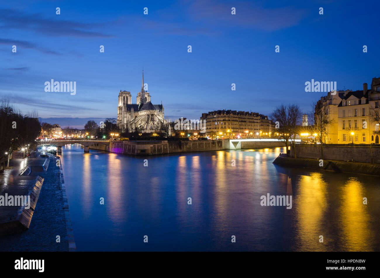 Vista escénica en Notre-Dame de París y la Ile de la CITE Foto de stock