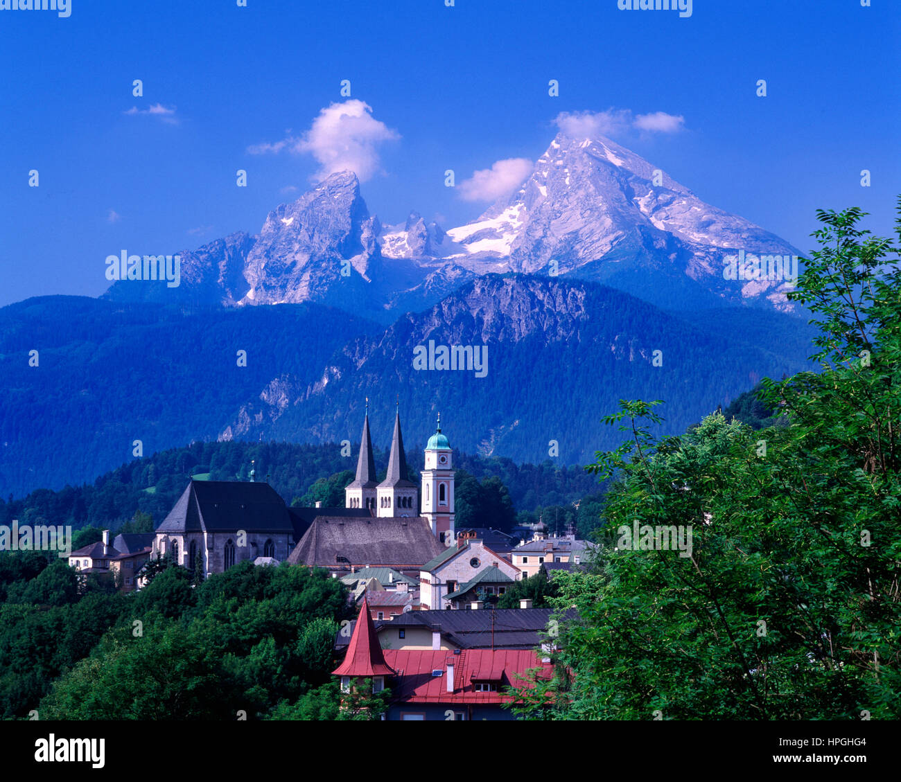 Berchtesgaden la ciudad y la montaña de Watzmann, Baviera, Alemania Foto de stock
