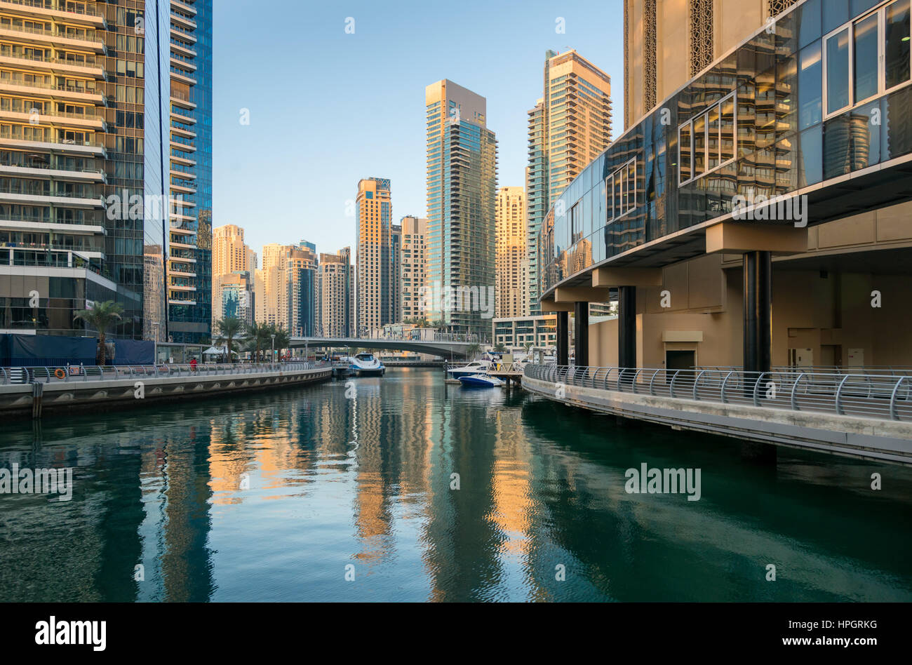 Amanecer en Dubai Marina Foto de stock