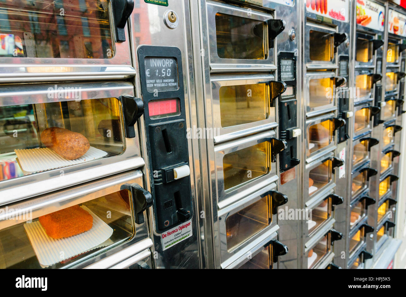 Máquina expendedora de comida holandesa fotografías e imágenes de alta  resolución - Alamy
