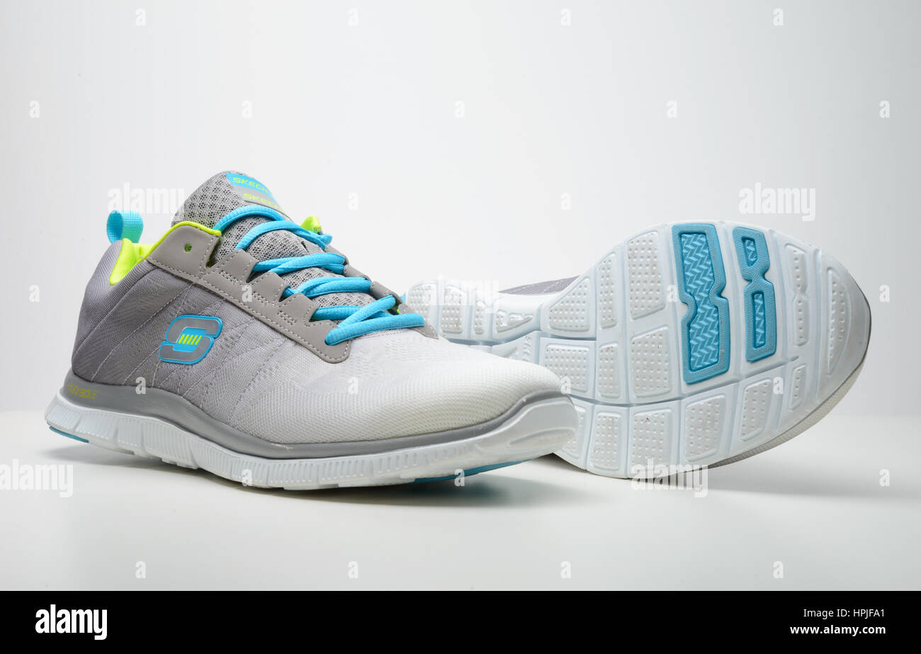 Zapatos skechers de mujer en ecuador kim kardashian top