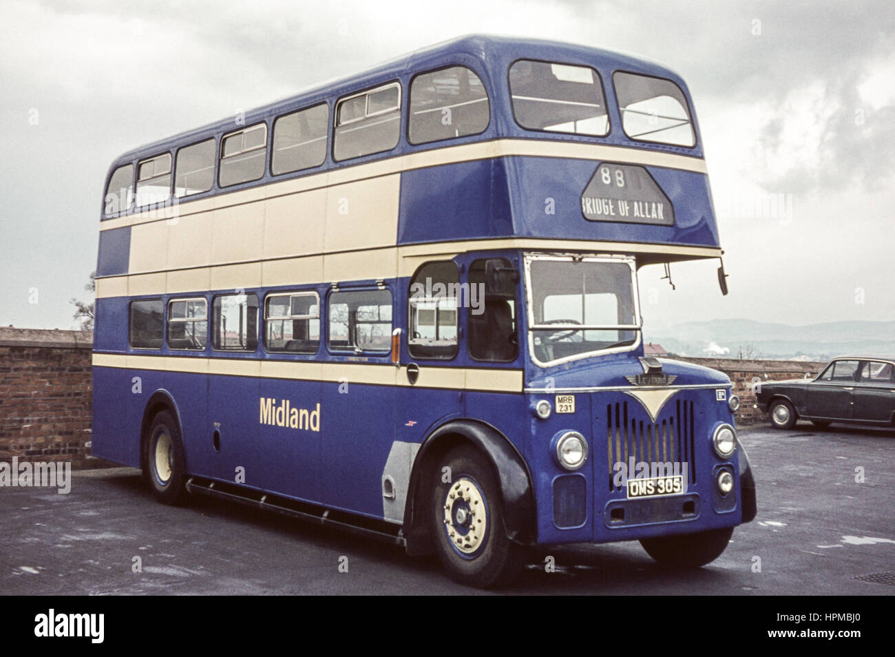 Escocia, Reino Unido - 1973: Vintage imagen del bus. Alexander (Midland) Leyland MRB231 (número de registro 305 de OMS). Foto de stock