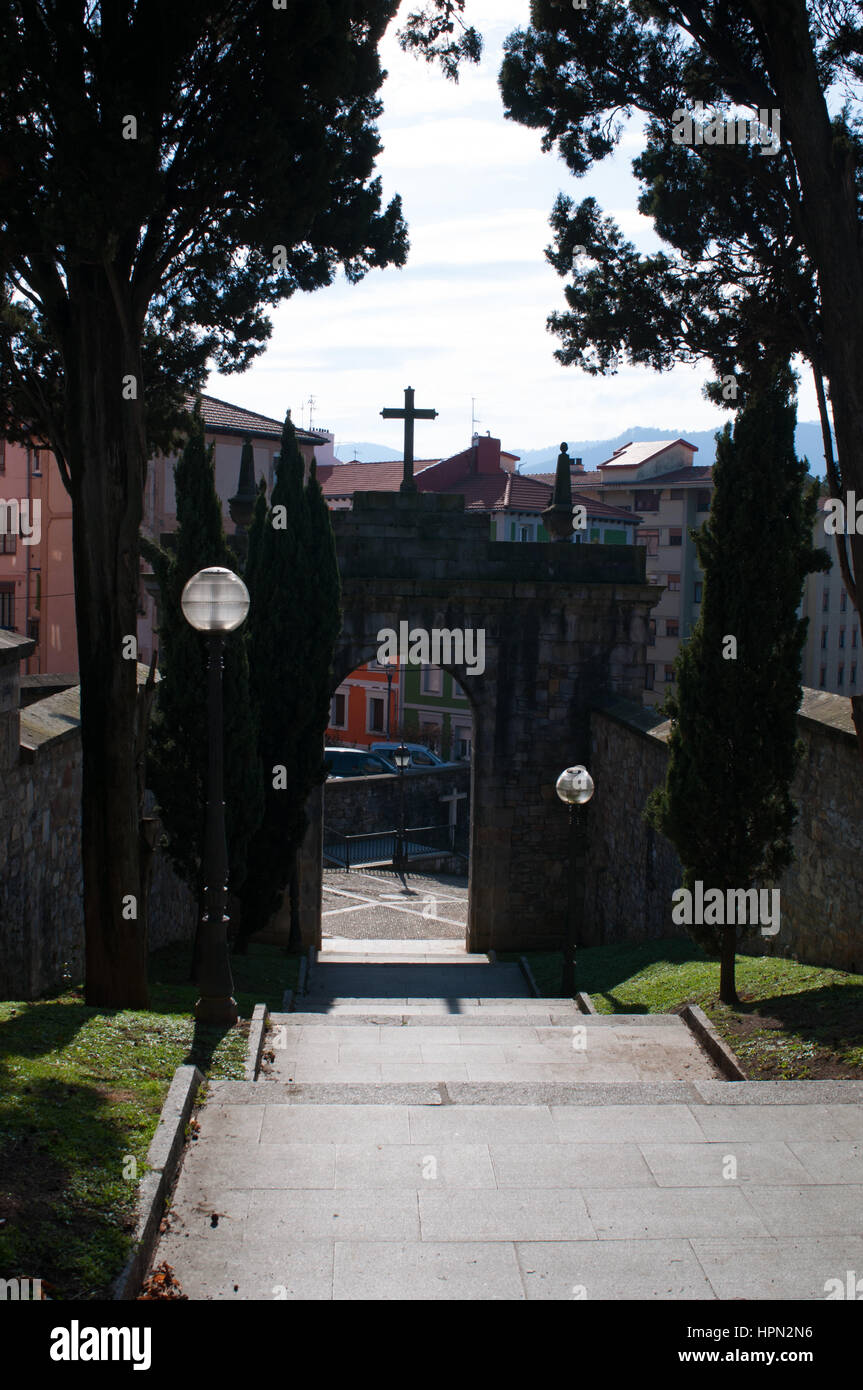 El antiguo cementerio de Bilbao, por las Calzadas de Mallona, la