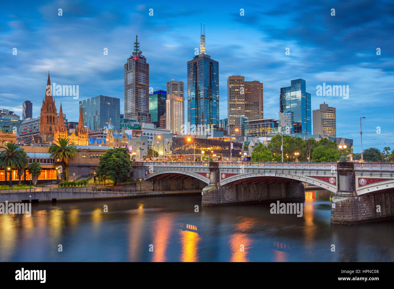 Ciudad de Melbourne. Imagen del paisaje urbano de Melbourne, Australia, durante la hora azul crepúsculo. Foto de stock