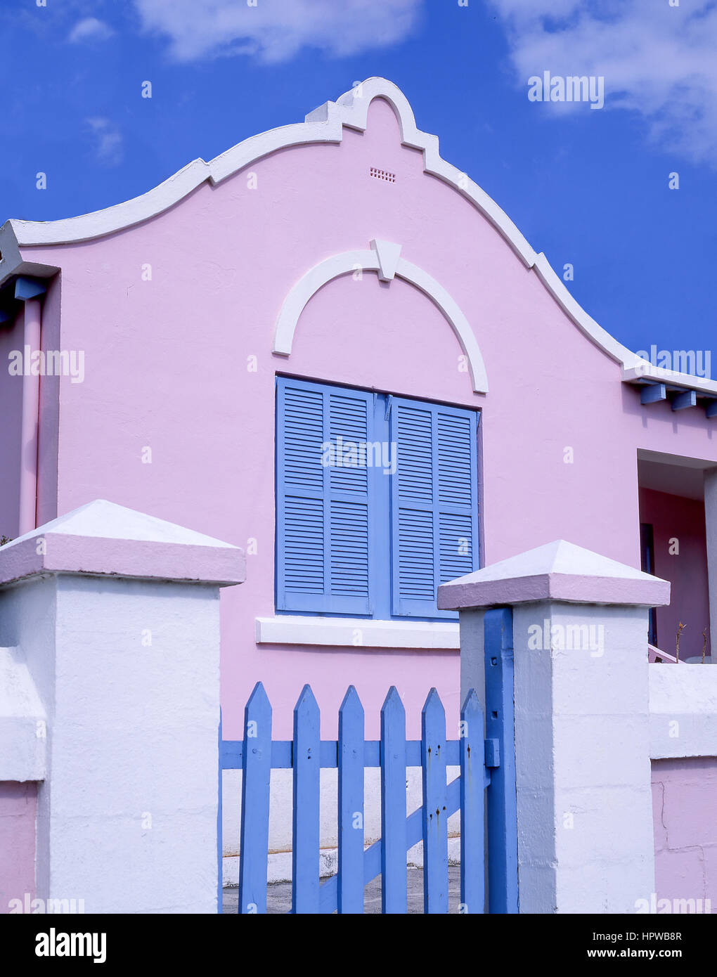 Casa tradicional pastel, St.George's Town, Parroquia de San Jorge, Bermudas Foto de stock