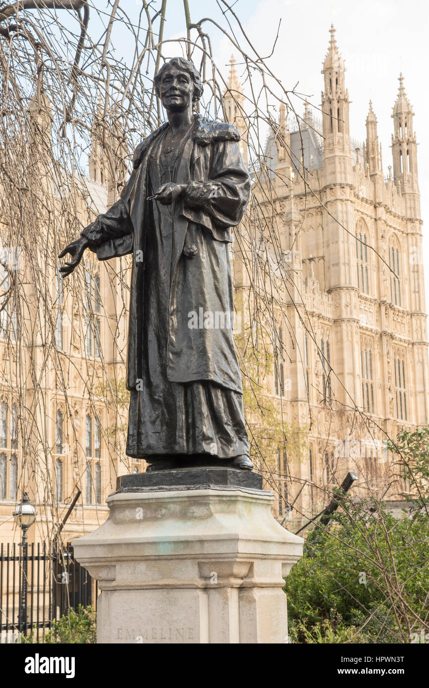 Emmeline Pankurst memorial en Londres, Pankhurst fue el líder del movimiento Suffragette mujer que finalmente ganó el derecho de la mujer a votar. Foto de stock