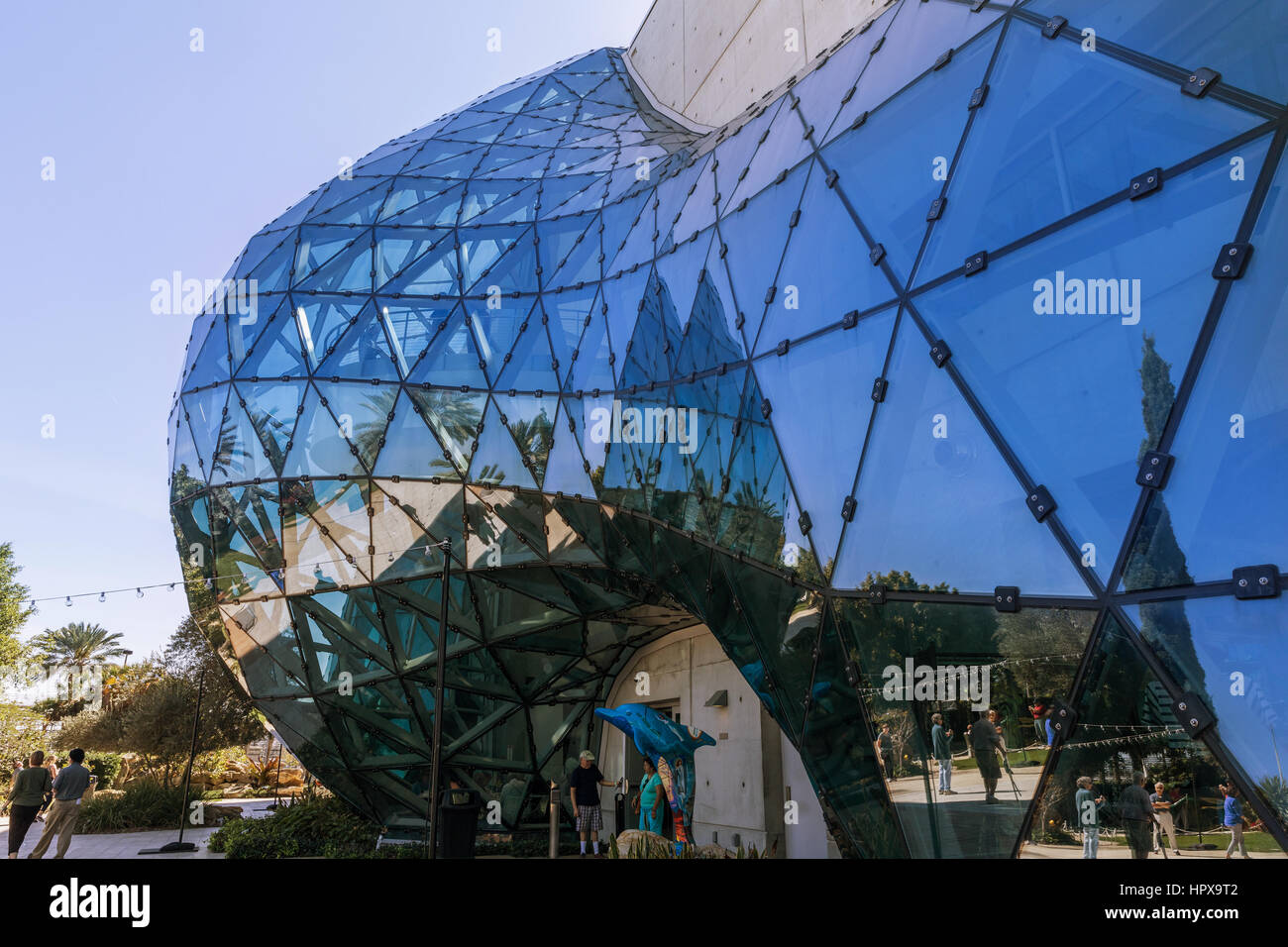 San Petersburgo, usa - febr 16, 2017: Salvador Dalí Museum de San Petersburgo, Florida, EE.UU. salvator Dalí - Artista. El museo tiene una de las mayores colectores Foto de stock