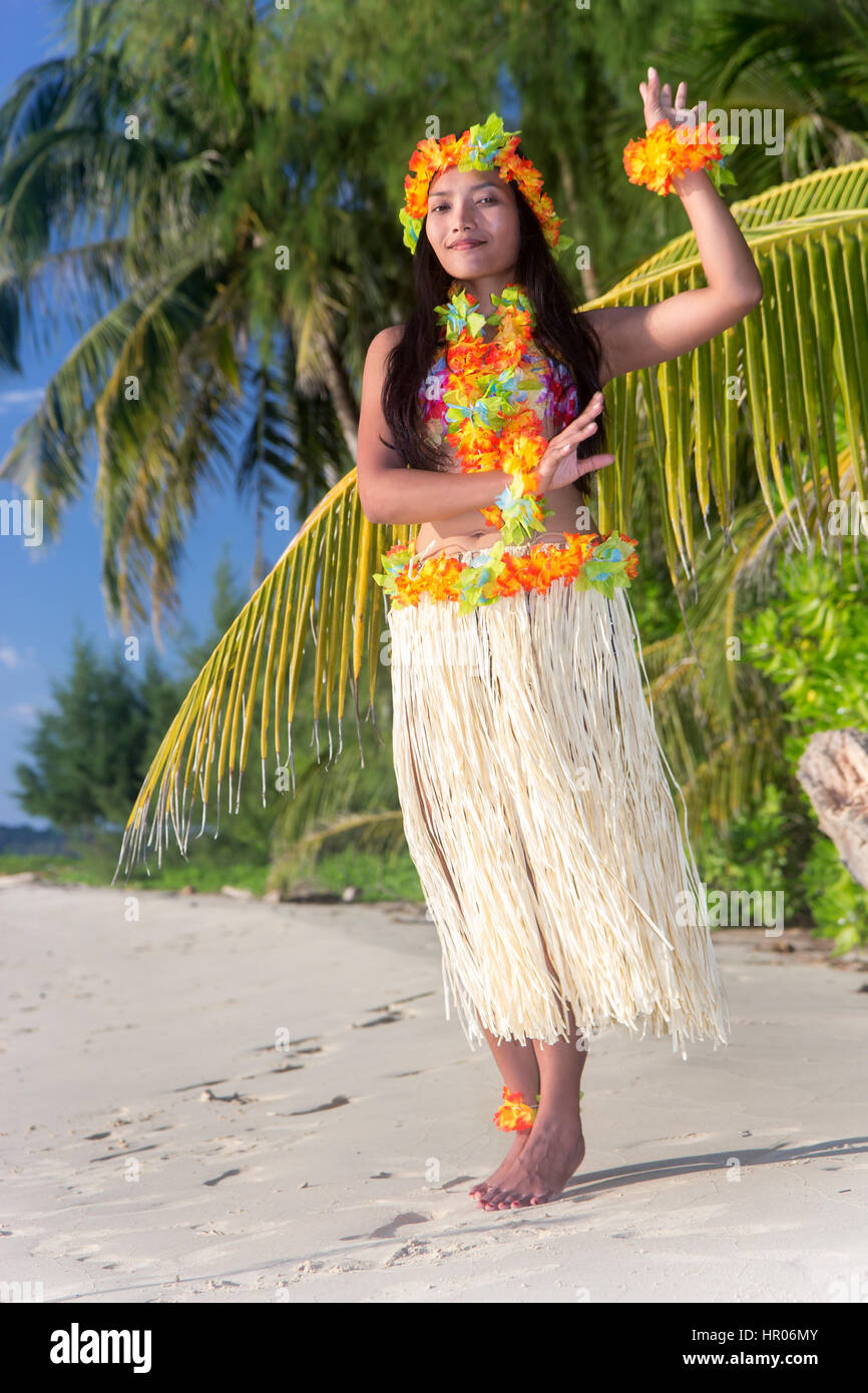 Young Girl In Hawaiian Dance Fotos e Imágenes de stock Alamy