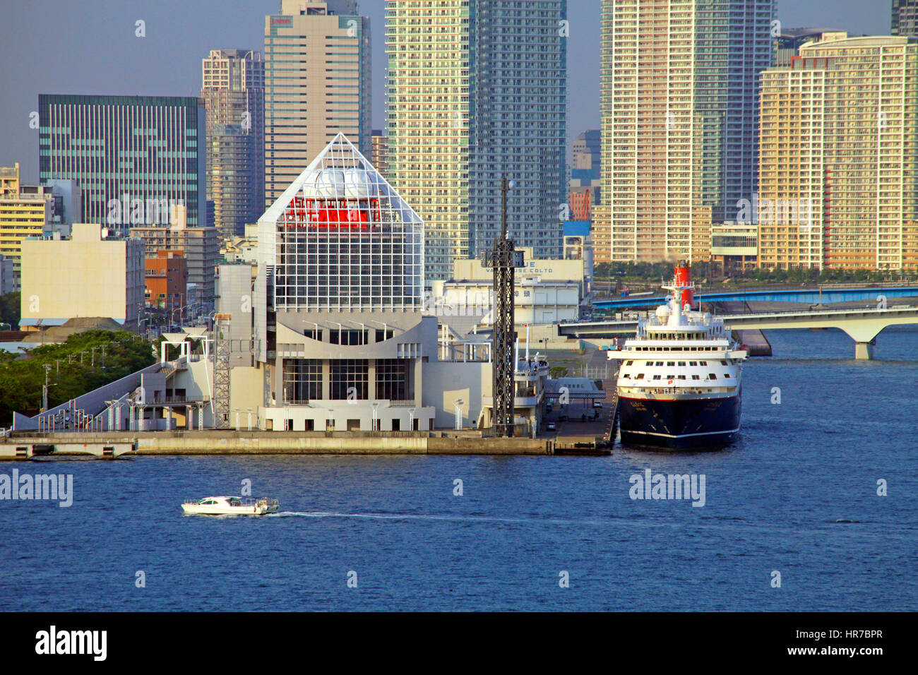 Harumi passenger boat terminal fotografías e imágenes de alta resolución -  Alamy